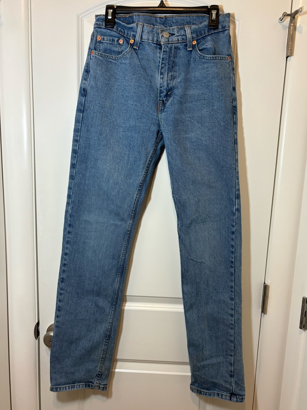 Levi's Classic Straight Jeans in Medium Blue